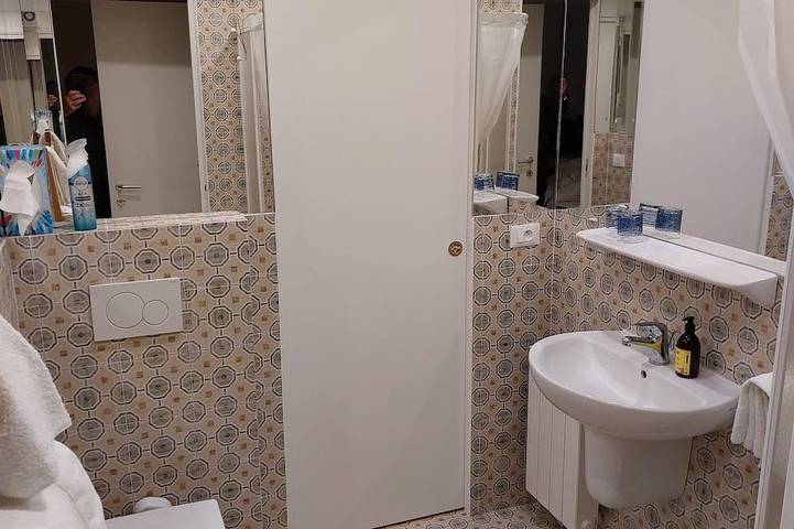 Appartement entier, In the heart of a medieval French village. One bed apartment. Pet friendly in Cipières, Région de Cannes