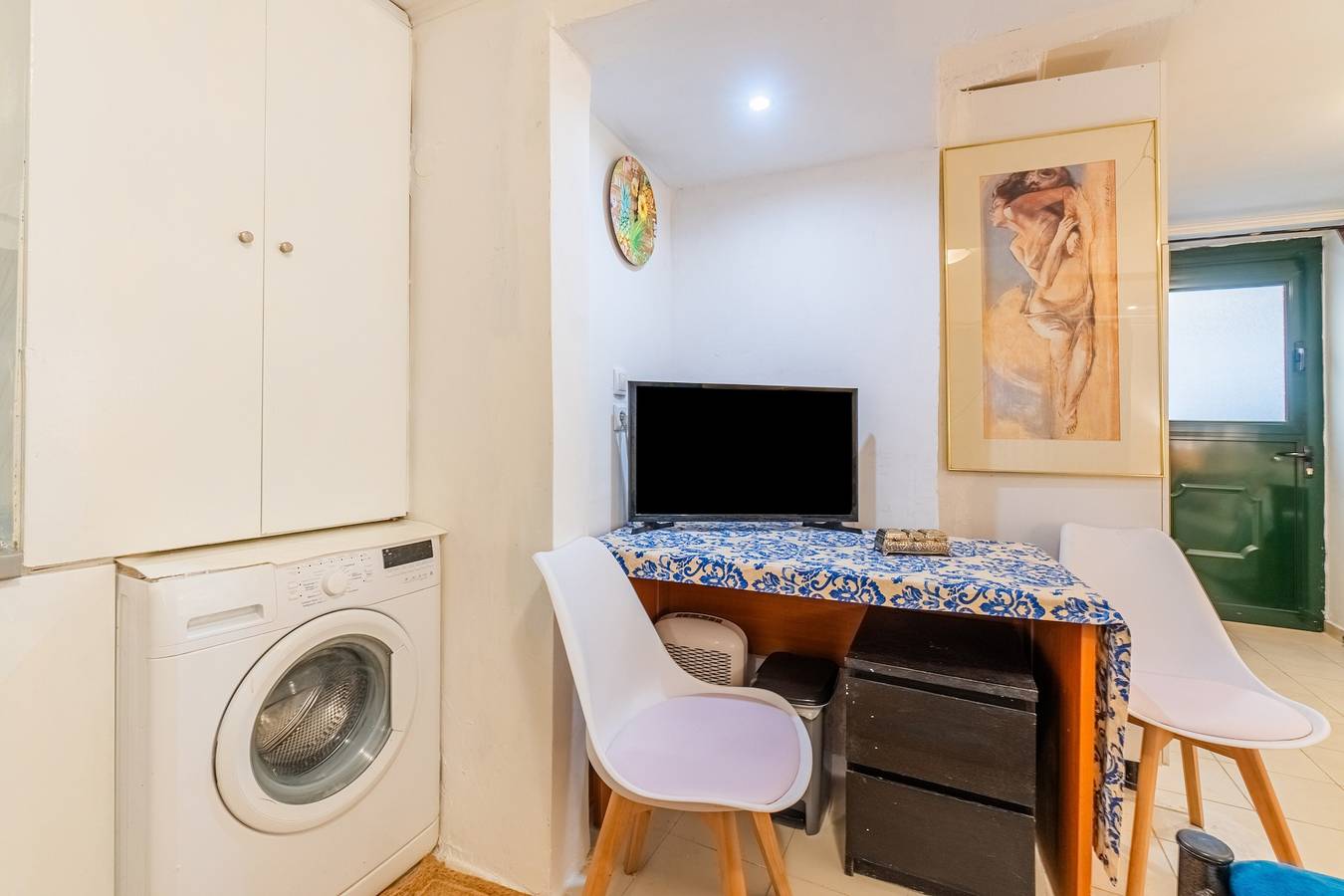 Entire studio, Studio Apartment 'La Belleza' with Private Terrace and Private Garden in Corfu (city), Corfu