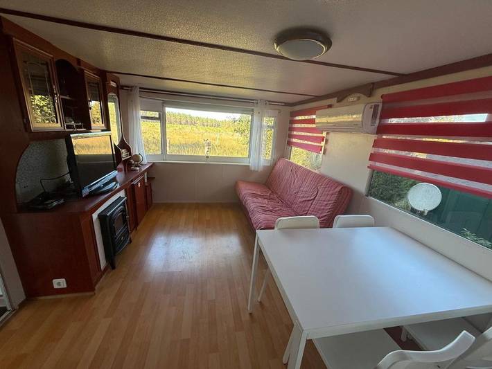 Camping pour 6 personnes, avec Terrasse et Jardin ainsi que Piscine et Vue