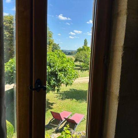 Location de vacances pour 11 personnes, avec terrasse et piscine ainsi que jardin et vue à Sainte-Mondane - 4