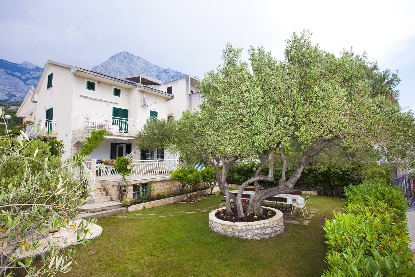 Ganze Wohnung, Apartments by the sea Promajna, Makarska - 2588 in Promajna, Makarska Riviera