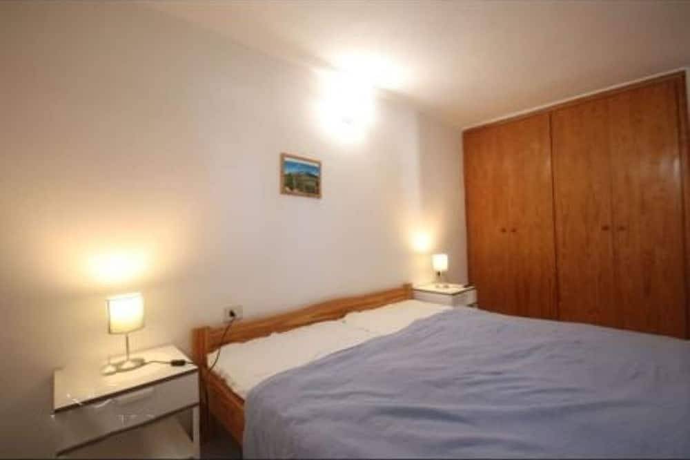 Entire apartment, In Chayofa Tenerife South heated communal pool Los Cristianos in Chayofa, Arona