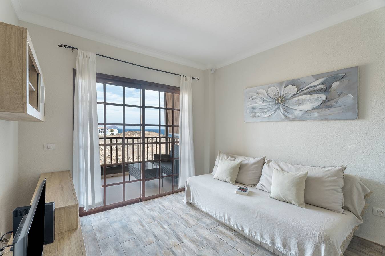 Apartamento entero, Vacaciones 'Atlantis 3 One Bedroom' con vistas al mar, piscina compartida y Wi-Fi in Costa del Silencio, Arona 