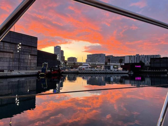 Barco para 4 personas, con jardín además de piscina y vistas - 1