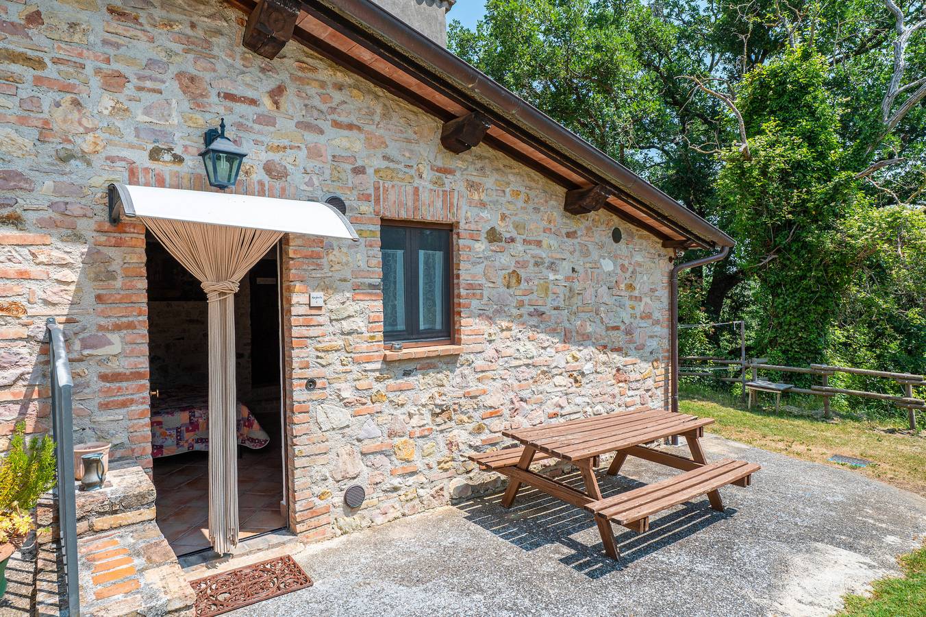Ferme 'Casale Storico Xvii - Margherita' avec vue sur les montagnes, piscine partagée et Wi-Fi in Giano dell'Umbria, Province de Pérouse
