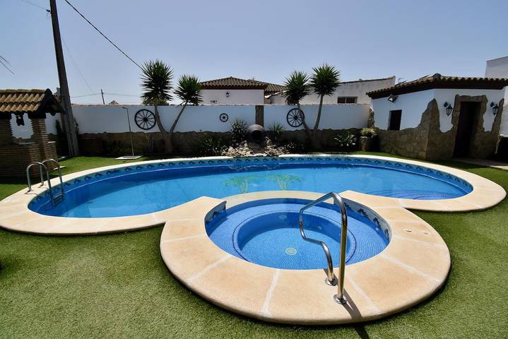 Casa rural para 6 personas, con jardín además de terraza y piscina, Familias con niños en Chiclana de la Frontera - 4