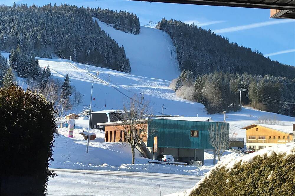 Apartamento entero, 5-bed apartment at the foot of the slopes, ski room, parking, view of the slopes in Mouthe-Lac et Mont d’Or, Doubs (desambiguación)