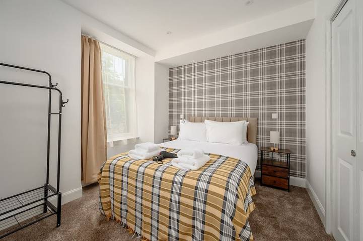 Bed and breakfast for 2 people in Edinburgh