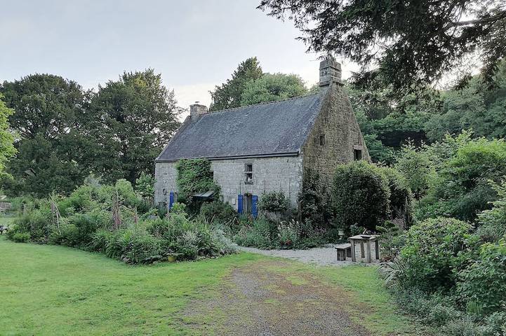 Chambre d’hôte pour 2 personnes, avec Jardin à Glomel