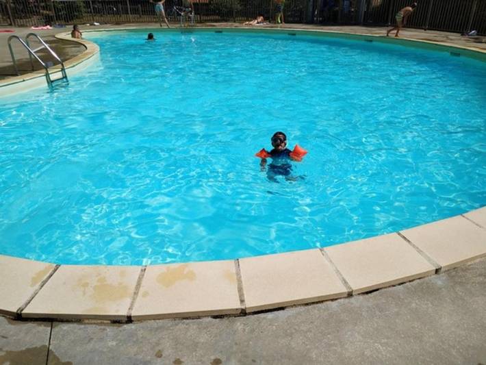 Location de vacances pour 3 personnes, avec piscine à Xaintrailles (Lot-et-Garonne)