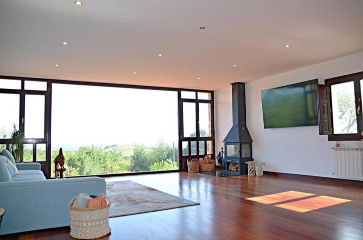 Chalet para 8 personas, con piscina además de vistas y jardín en Comarca de Oriente - 3