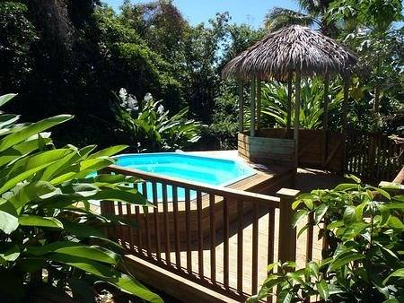 Gîte pour 4 personnes, avec terrasse ainsi que jacuzzi et jardin à Deshaies