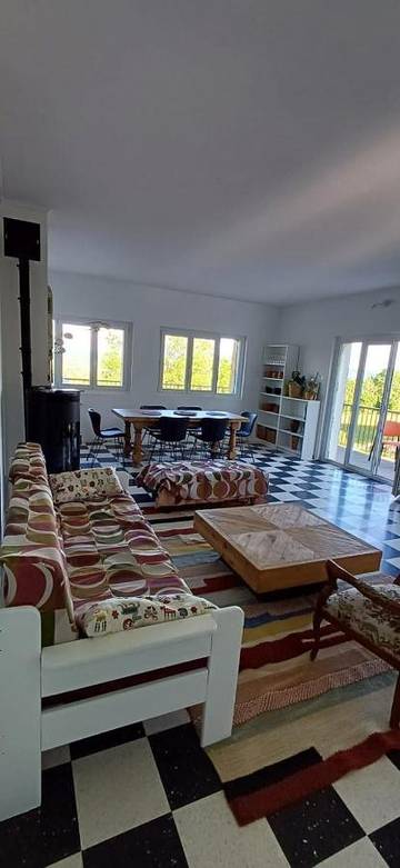 Chambre d’hôte pour 3 personnes, avec vue ainsi que terrasse et jardin, adapté aux familles à Saint-Maur (Jura)