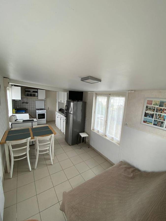 Location de vacances pour 4 personnes, avec terrasse ainsi que vue et jardin à Coudeville-sur-Mer - 3