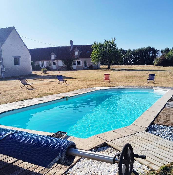 Gîte pour 4 personnes, avec jardin ainsi que piscine et vue à Bridoré