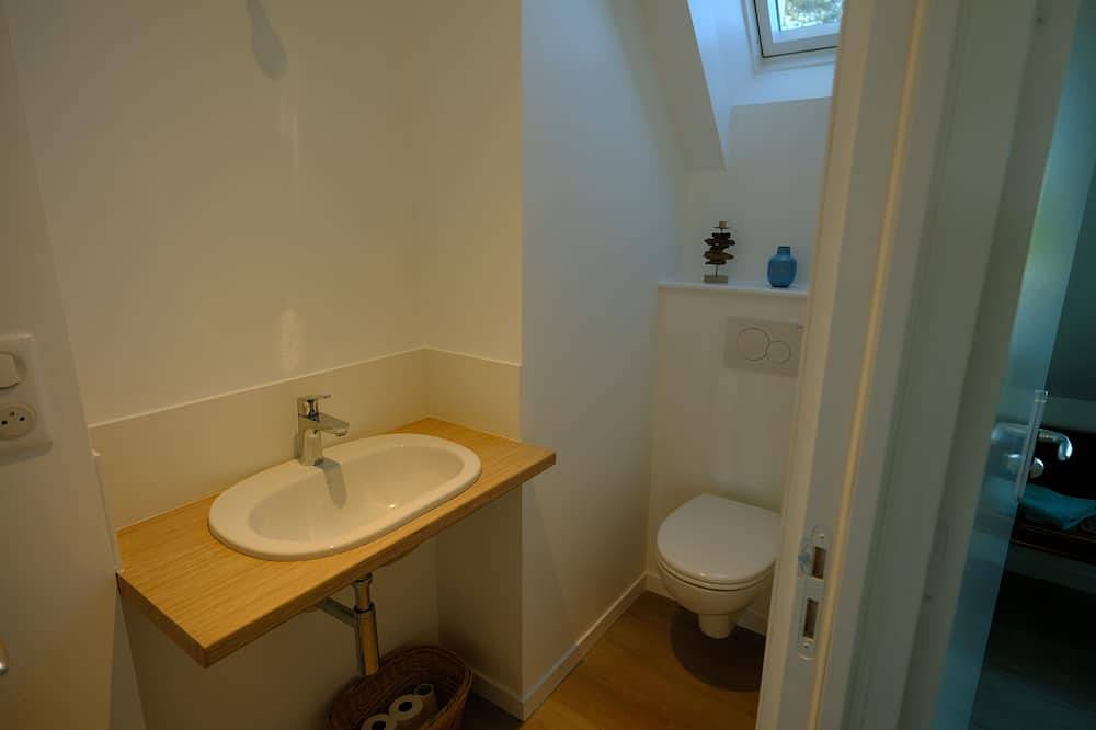 Entire apartment, La Dunette, a southern balcony facing the sea in Réville, Cherbourg region