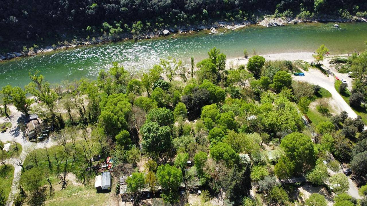 Comfort Mobile Home  ou Chalet (4 Adults) in Vallon-Pont-d'Arc, Gorges de l’Ardèche