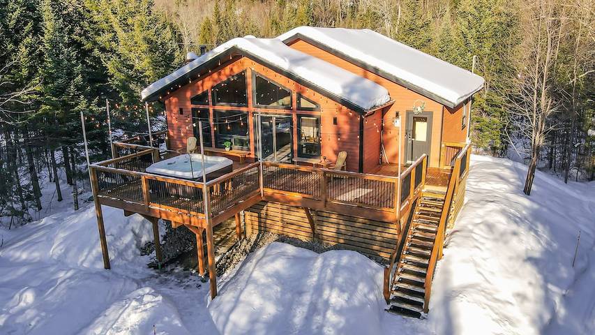 Gîte pour 8 personnes, avec balcon ainsi que jacuzzi et sauna