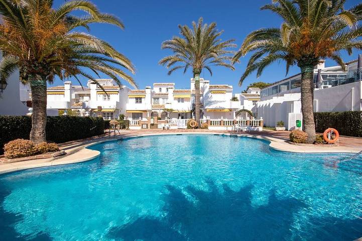 Chalet for 7 people, with pool and balcony as well as garden in La Cala de Mijas Centre