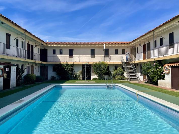 Ferienwohnung für 4 Personen, mit Terrasse und Pool in Els Griells