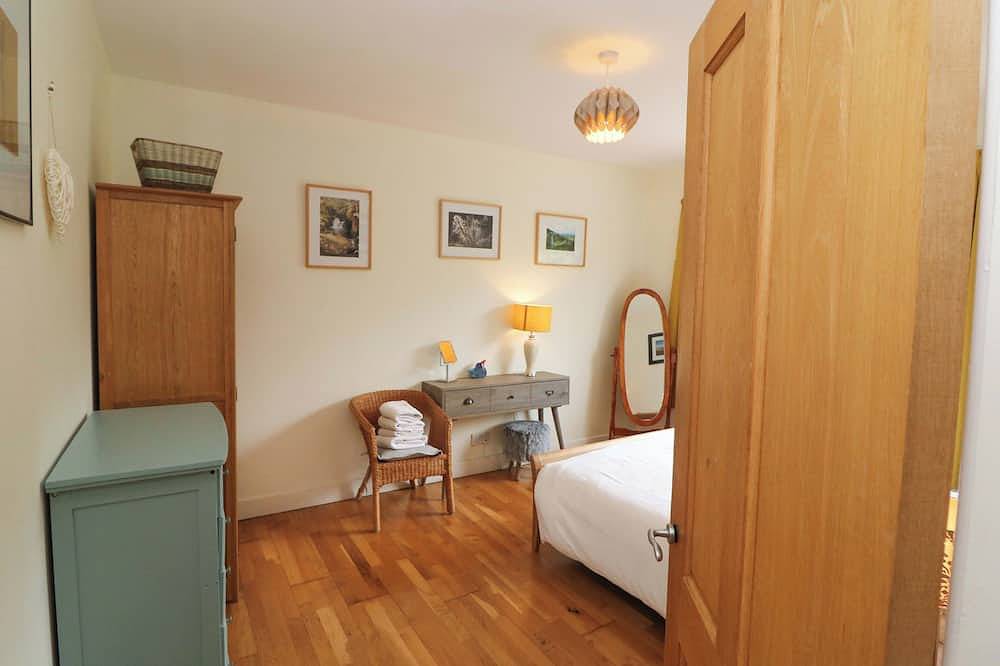Rowantree, family friendly, with open fire in Beaufort, County Kerry in Scrahane, Killarney