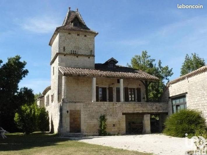 Location de vacances pour 8 personnes, avec piscine ainsi que vue et terrasse, animaux acceptés à Montdoumerc - 3