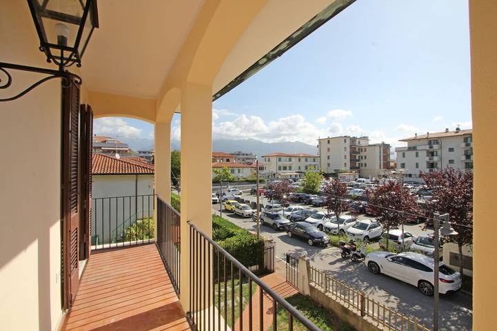 Appartement entier, Appartement de vacances pour 5 personnes avec terrasse in Marina di Massa, Massa (Italie)