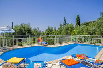 Villa for 6 People in Nissaki, Corfu, Photo 2