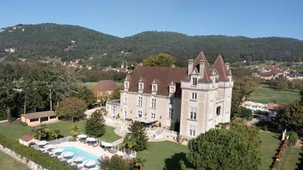 Hôtel pour 2 personnes, avec vue et bassin pour enfant ainsi que piscine et jardin à Saint-Vincent-de-Cosse