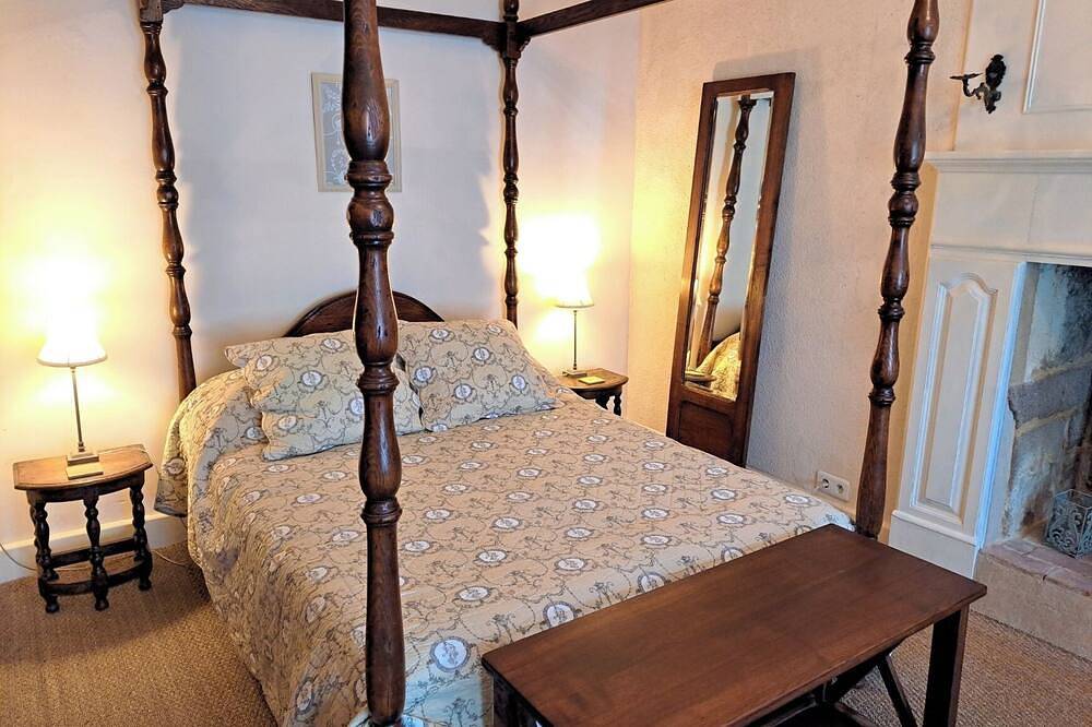 Appartement entier, Appartement en bord de rivière avec jardin ensoleillé sur le port de Dinan in Lanvallay, Région de Dinan