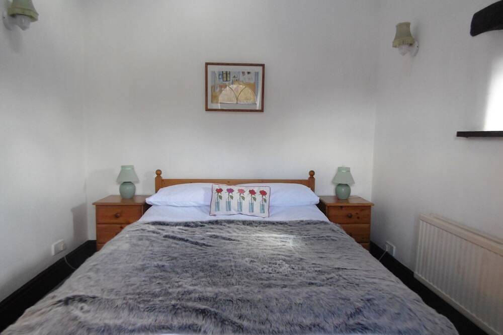 Bonne base centrale près de Peak District, 5 chambres, 3 douches, Wifi, Skytv, in Derbyshire