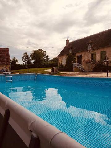 Maison de vacances pour 6 personnes, avec vue ainsi que piscine et jardin dans le Cher