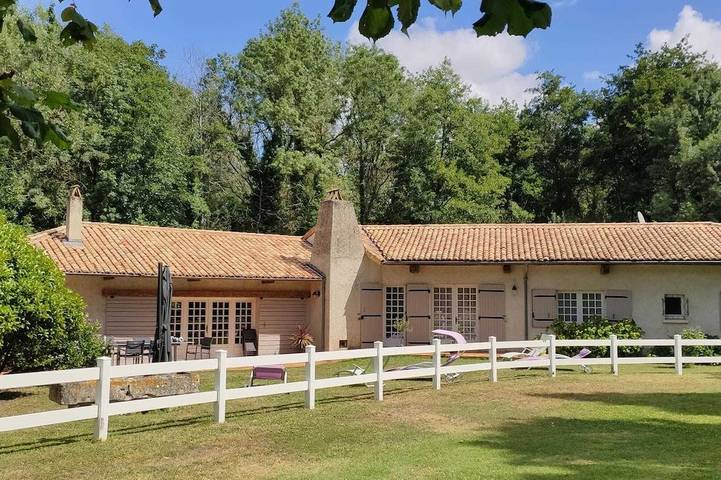 Location de vacances pour 9 personnes à Migné-Auxances