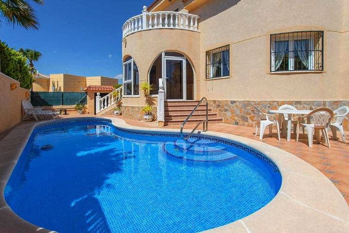 Chalet para 9 personas, con vistas y jardín además de vistas al lago y piscina en Ciudad Quesada