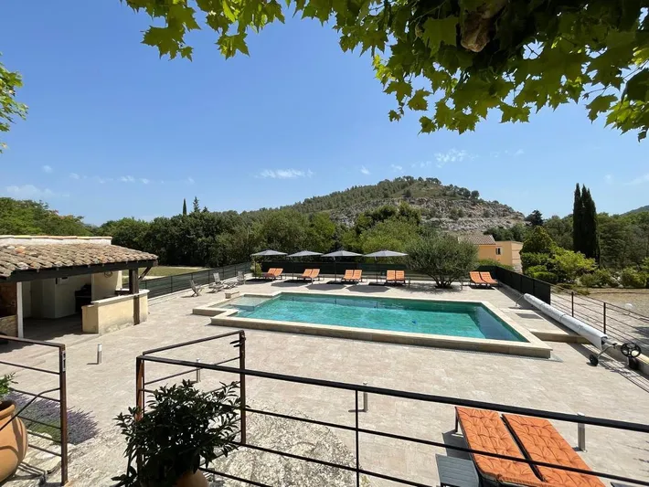 Alojamiento y desayuno para 2 personas, con jardín además de piscina y vistas - 1