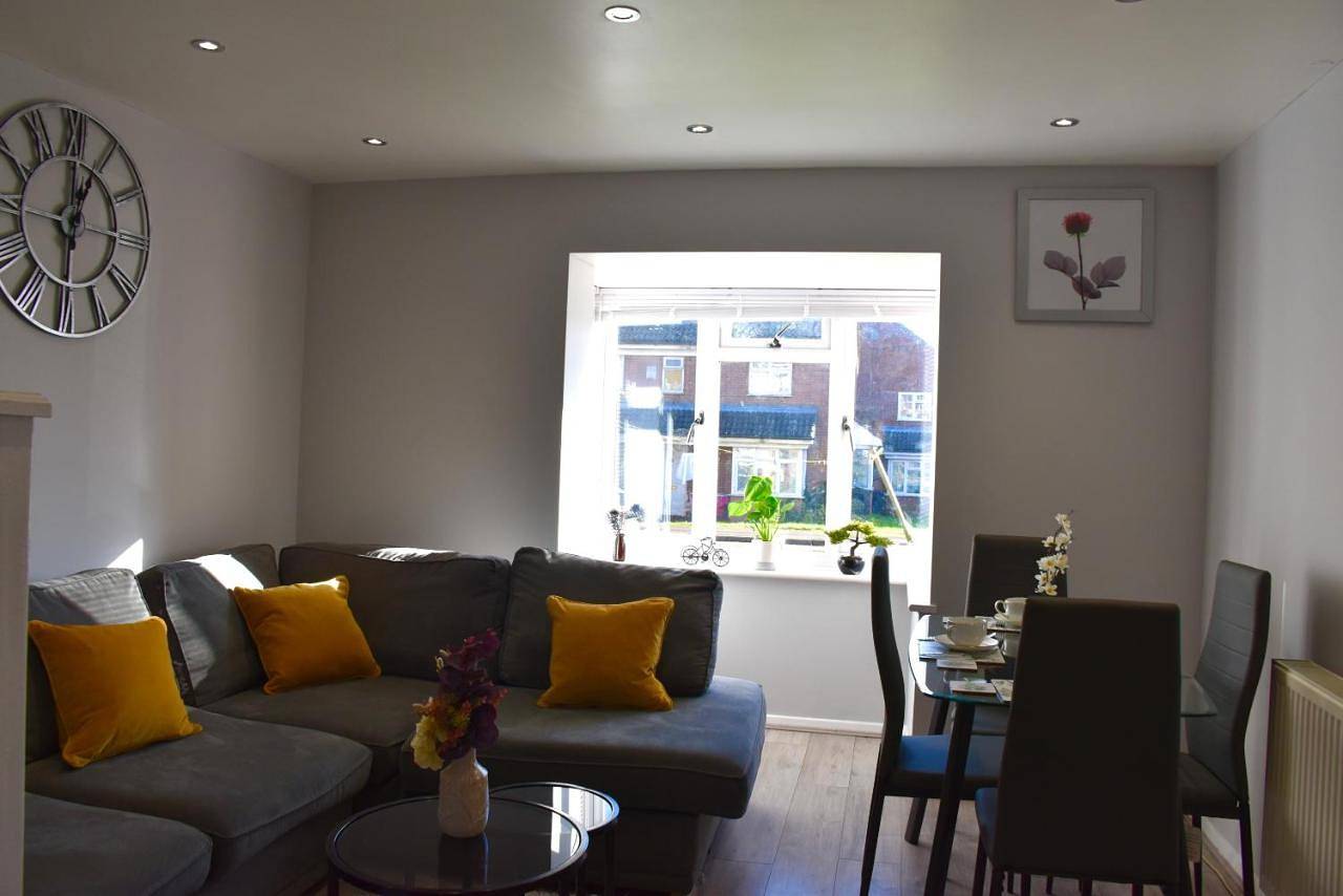 Entire apartment, Two-Bedroom Apartment in Luton, Chiltern Hills