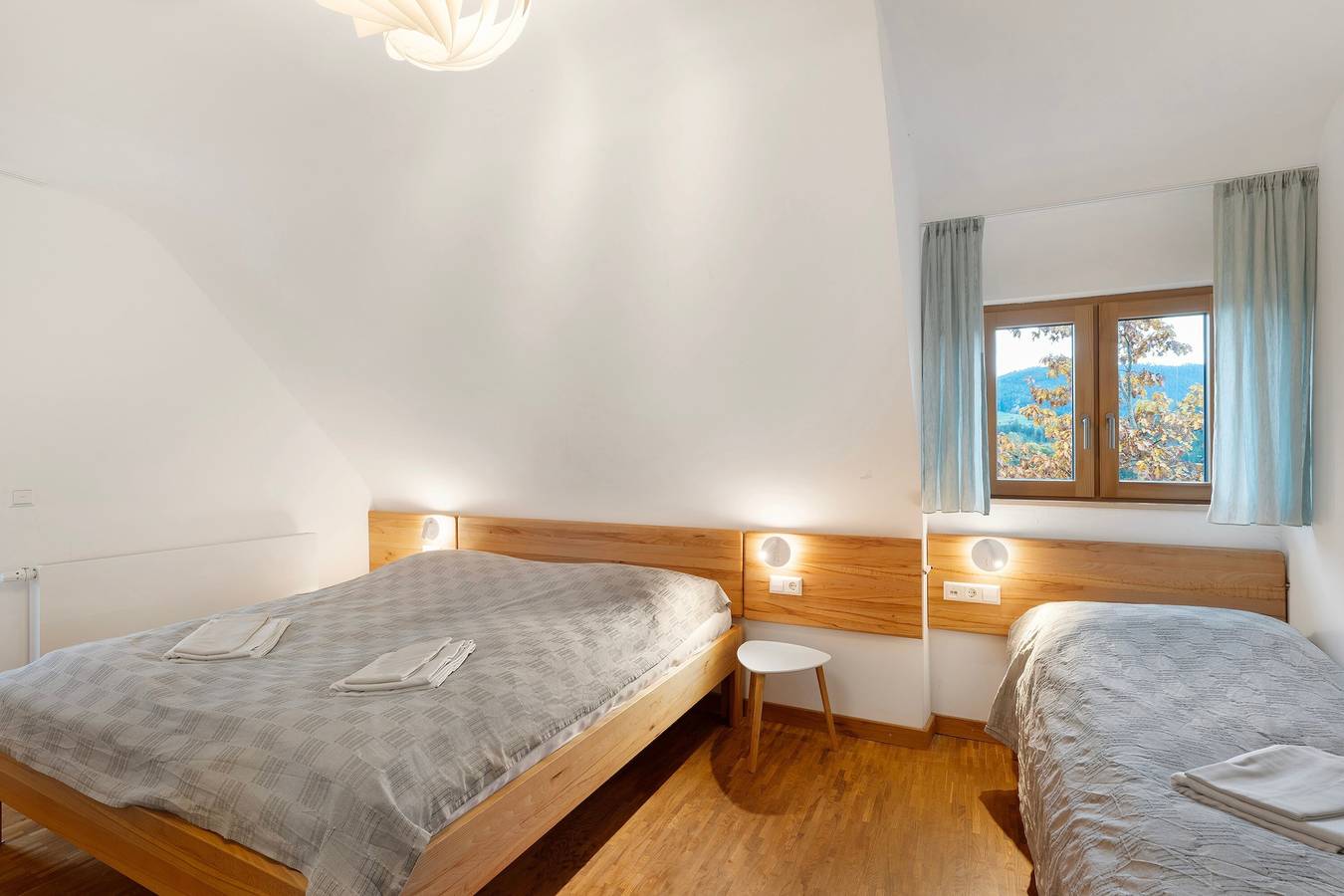 'Lug Ins Tal Gruppenhaus' mit Bergblick, privater Terrasse und Wi-Fi in Baiersbronn, Nordschwarzwald