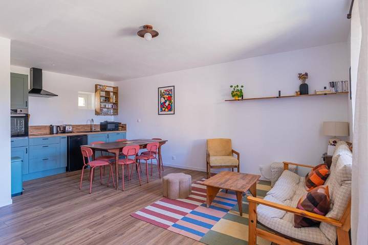 Location de vacances pour 7 personnes, avec jardin et piscine dans Champfleur