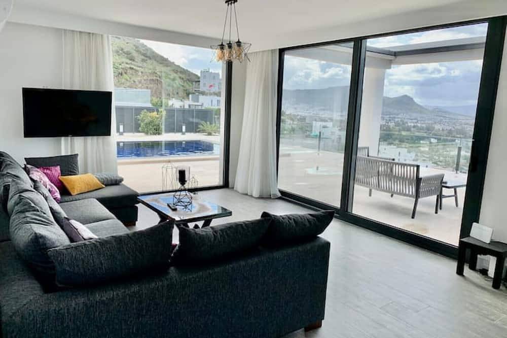 Villa Aylinda with Private Heated Pool in Bodrum, Provinz Muğla