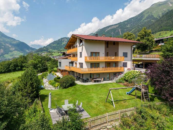 Ferienwohnung für 4 Personen, mit Ausblick und Terrasse sowie Garten und Sauna, kinderfreundlich - 1