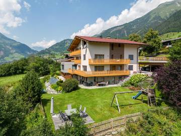 Ferienwohnung für 4 Personen, mit Ausblick und Sauna sowie Garten, kinderfreundlich in Virgen