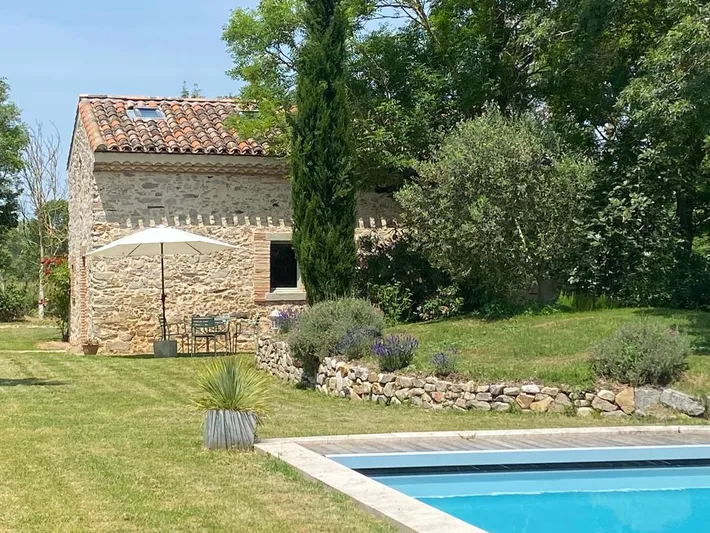 Maison de vacances pour 4 personnes, avec piscine ainsi que vue et jardin - 1