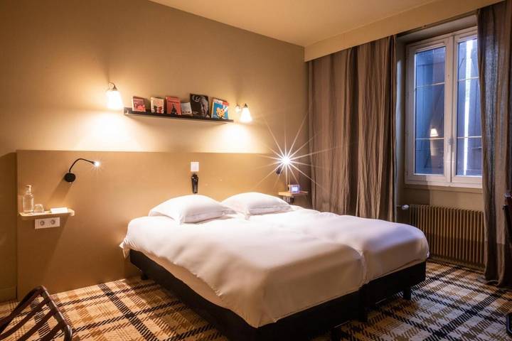 Hôtel pour 3 personnes, avec terrasse et vue à Charbonnières-les-Bains - 2