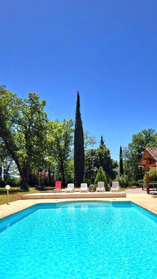 Location de vacances pour 8 personnes, avec piscine ainsi que balcon et vue dans Corn - 2
