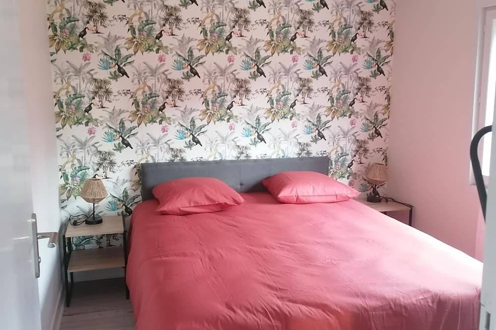 Maison De Vacances indépendante classée 3 étoiles  A Moins De 10 Min Du Lac …. in Saint-Paul-des-Landes, Région d'Aurillac