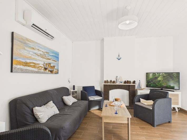 Location de vacances pour 10 personnes, avec terrasse et jardin dans Office De Tourisme De La Tranche Sur Mer - 2