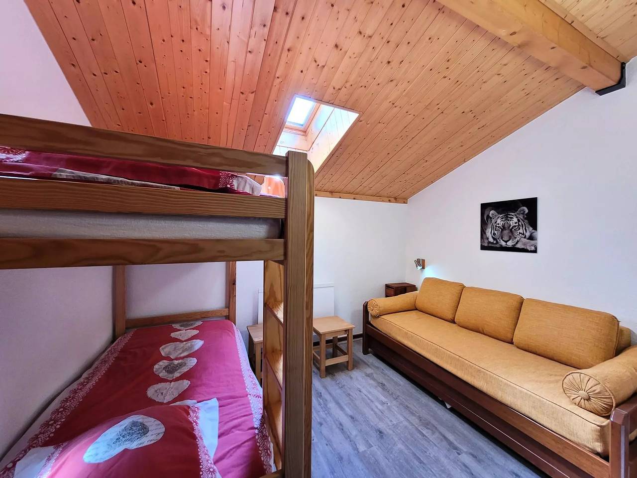 Entire apartment, Apartment 3 rooms - 6 people in Bessans, Saint-Jean-de-Maurienne region