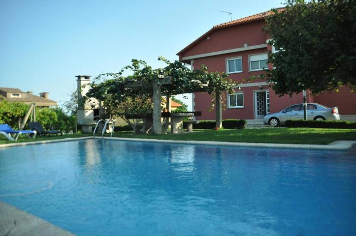 Ferienwohnung für 5 Personen, mit Terrasse und Pool sowie Ausblick - 1