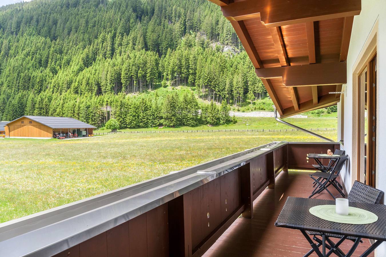 Apartamento entero, Apartamento vacacional 'Haus Marchegg - Edelweiß' con vistas a la montaña, balcón y wifi in Hintertuxer Gletscher, Hintertux