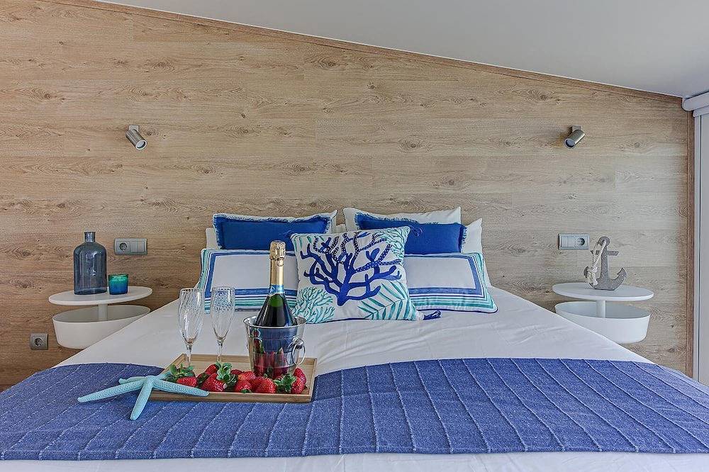 Apartamento entero, En Caión: Ático-Suite con 2 terrazas y Jacuzzi en 1ª línea de mar in Caión, Laracha